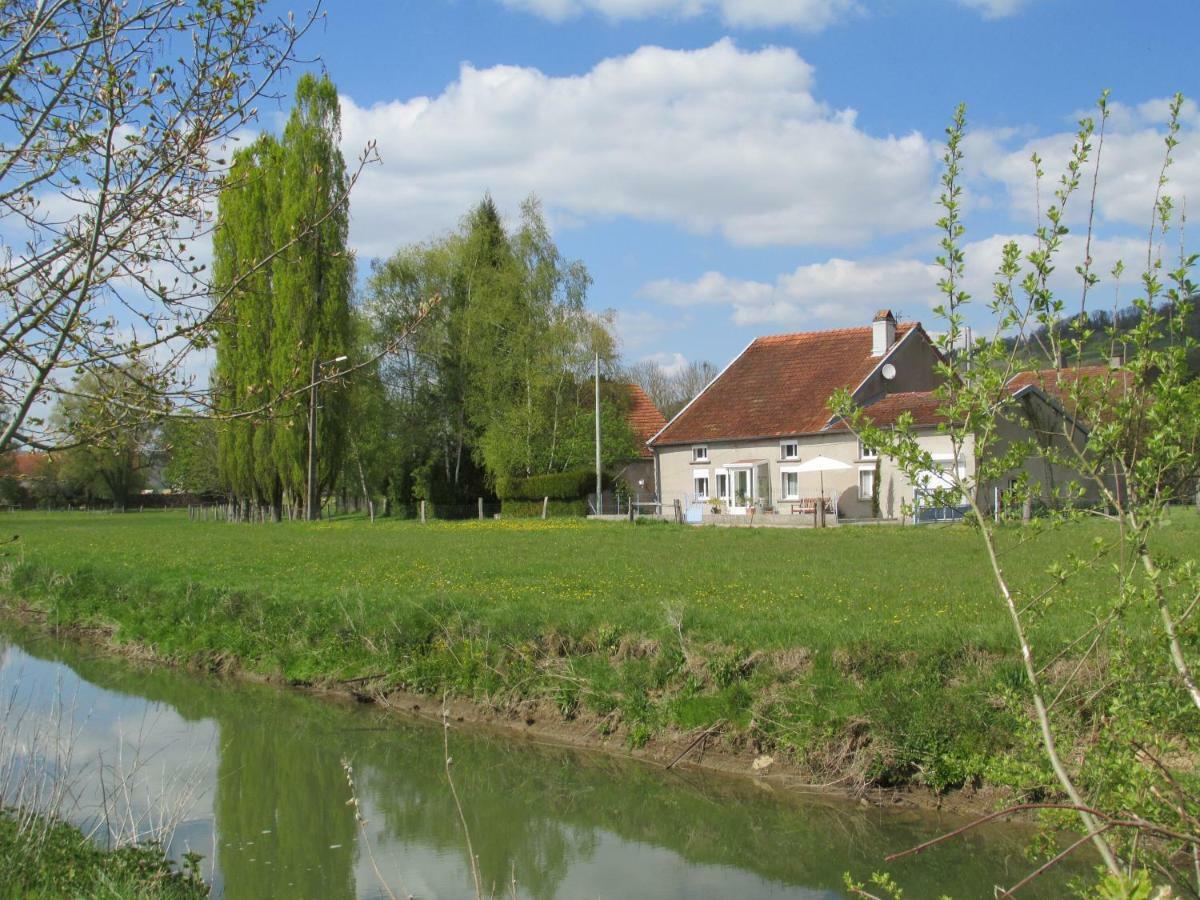 Bed and Breakfast La Taniere Douce Soulaucourt-sur-Mouzon Exterior foto