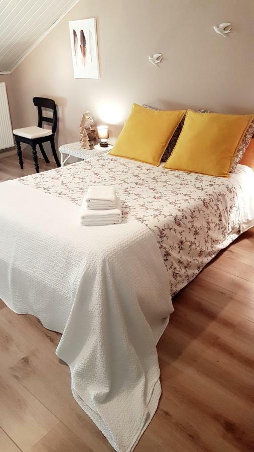 Bed and Breakfast La Taniere Douce Soulaucourt-sur-Mouzon Exterior foto